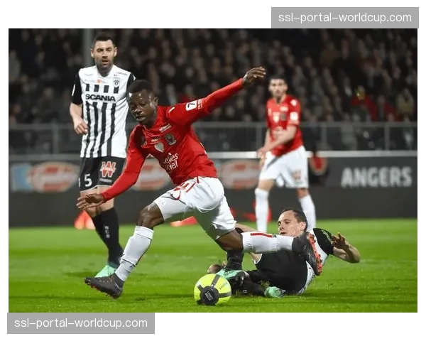 分析：为何三月法甲平局率上升？专家指各队战术针对性增强，差距缩小