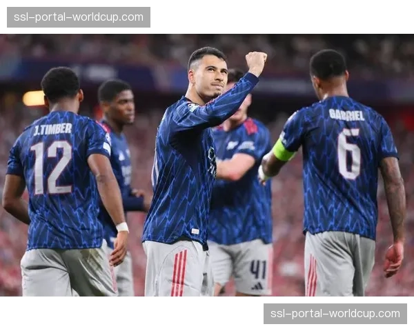 战术分析：阿森纳的年轻中轴线在欧冠高压下暴露出了哪些经验短板？